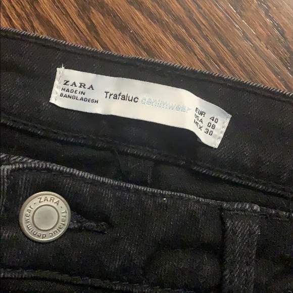 ZARA Black basic jean shorts size8, perfect fit! - Picture 2 of 4